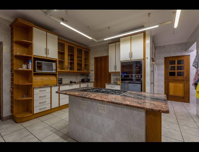 6 BEDROOM HOUSE SOLD IN MEYERSDAL